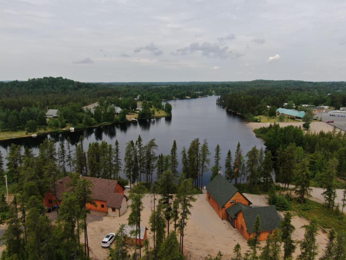 Les Chalets Du Lac Serein Saint Ludger de Milot Екстер'єр фото